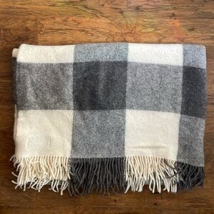 Silkeborg Uldspinderi knit wool fringe blanket